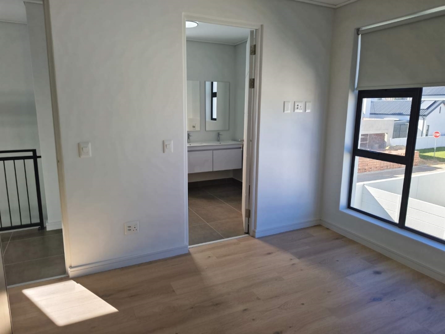 To Let 3 Bedroom Property for Rent in Kraaifontein Western Cape